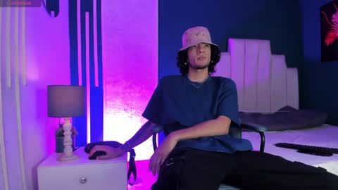 Mac online show from May 1, 1:27 pm