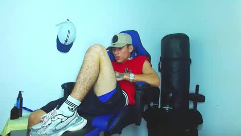 Snapshot of skinny_marked chatting on January 22, 3:18 pm skinny marked online show from January 22, 3:18 pm