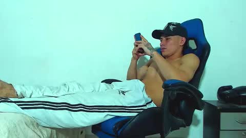 skinny marked online show from November 18, 8:01 pm