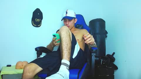 Snapshot of skinny_marked chatting on January 24, 3:32 am skinny marked online show from January 24, 3:32 am
