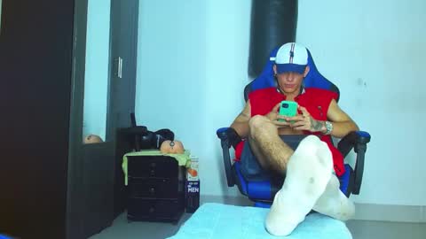 Snapshot of skinny_marked chatting on January 24, 8:32 pm skinny marked online show from January 24, 8:32 pm