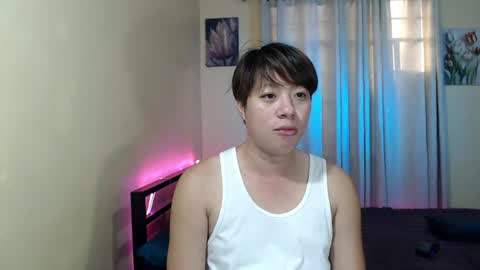skinny_white_asian online show from June 19, 9:26 am