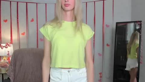 Skinnyladyy online show from February 22, 2:17 am