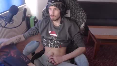 skinnylongd95 online show from March 17, 1:27 pm