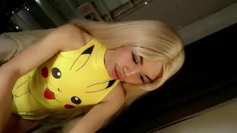 skinnytrans69 online show from March 8, 5:17 pm