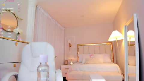 Leah  online show from April 15, 2:04 am