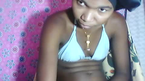 skinygirl2 online show from June 19, 9:15 am