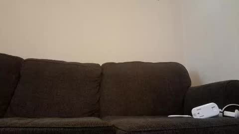 skip1975 online show from January 11, 8:33 am