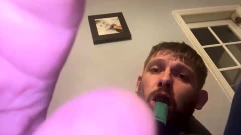 skuzzy25 online show from May 7, 8:26 pm