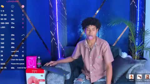 sky_walkerss online show from June 6, 7:31 pm