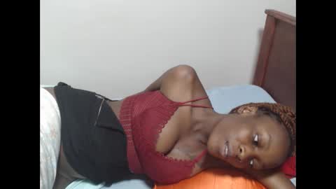 Snapshot of sky_zara chatting on October 21, 7:35 am waridi online show from October 21, 7:35 am