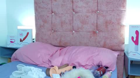 skye moore online show from October 13, 11:34 am