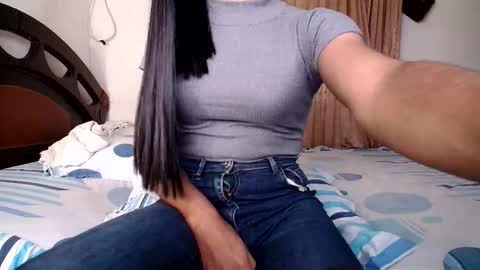 skyla online show from October 26, 2:01 am