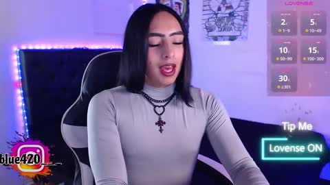 blue online show from November 24, 12:42 am