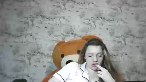 Skyler online show from March 11, 7:28 pm