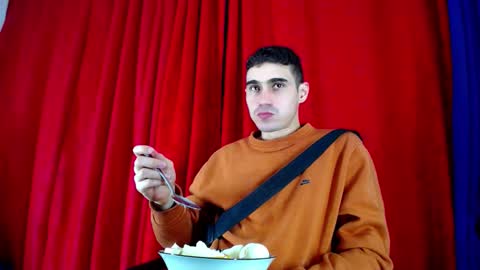 Skyler online show from February 6, 1:53 am