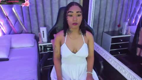 skylerbloom online show from June 20, 9:32 pm