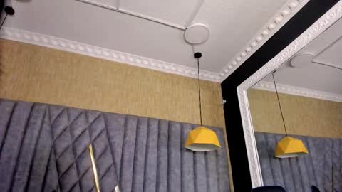 skylerbloom online show from January 8, 3:23 am