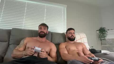 Skyler Flexes online show from May 3, 12:05 am