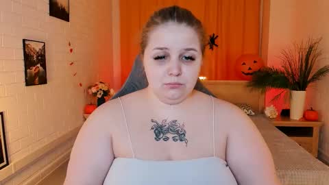 Snapshot of sladadeew chatting on October 15, 9:21 am Slada Deew online show from October 15, 9:21 am