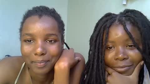 sleciah online show from December 16, 9:37 am