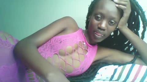 Snapshot of slim_ebony2006 chatting on October 8, 10:38 pm Anna online show from October 8, 10:38 pm