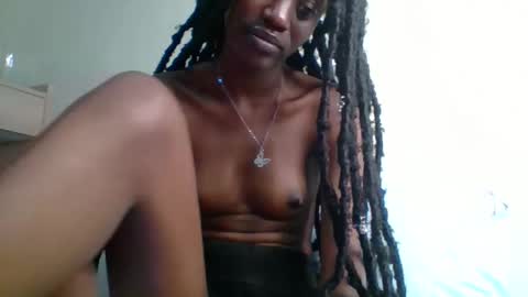 Snapshot of slim_ebony2006 chatting on October 14, 7:06 pm Anna online show from October 14, 7:06 pm