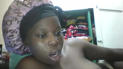 slim_petite_ebony online show from March 8, 7:40 pm