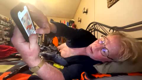 slimjim061560 online show from May 12, 8:01 am