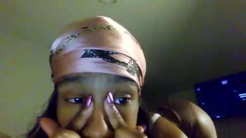 slimmmgooodiexoxo online show from December 19, 10:42 pm