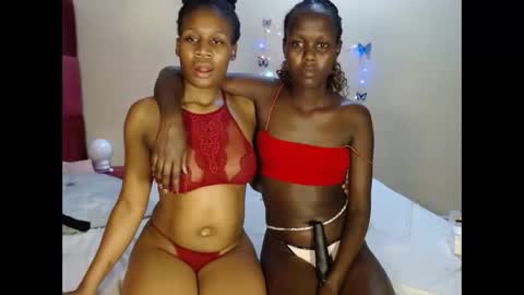 Snapshot of slimmy_kitties chatting on October 8, 7:47 am slimmy_kitties online show from October 8, 7:47 am