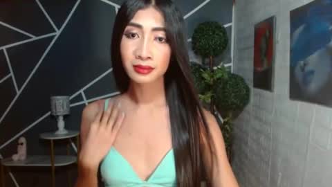 slimprettyjoira online show from April 25, 1:41 pm