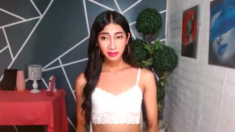 slimprettyjoira online show from April 22, 3:02 am