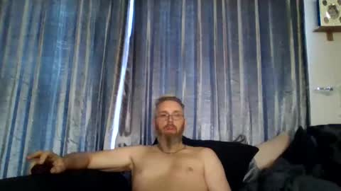 Snapshot of slutfucker20 chatting on October 26, 9:32 am slutfucker20 online show from October 26, 9:32 am