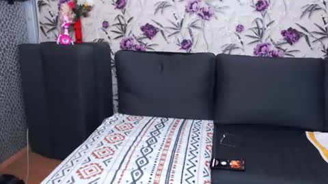 slutihmami online show from June 14, 7:10 am