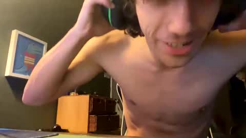 Snapshot of slutty_kev chatting on October 11, 4:28 am slutty_kev online show from October 11, 4:28 am