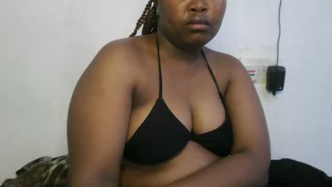 Snapshot of slutty_shan chatting on October 19, 9:25 am slutty_shan online show from October 19, 9:25 am