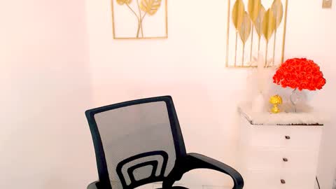 mia online show from February 22, 7:14 pm