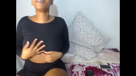 Snapshot of sluttykayy_ chatting on October 23, 6:31 pm sluttykayy_ online show from October 23, 6:31 pm