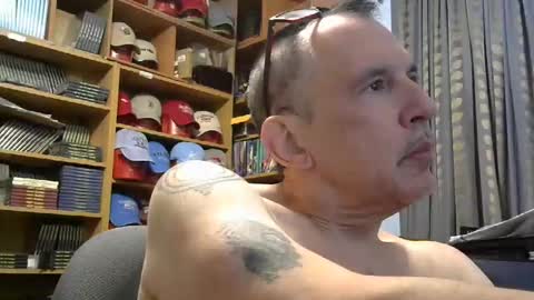 sluttyslave81 online show from November 6, 7:22 am