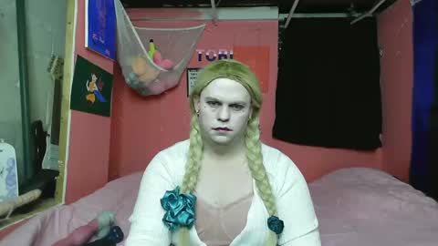 Snapshot of sluttytorismith chatting on February 11, 5:16 am Tori Smith online show from February 11, 5:16 am