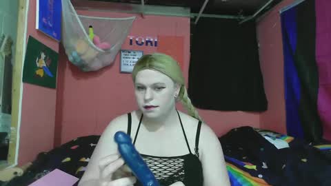 Snapshot of sluttytorismith chatting on February 8, 6:01 am Tori Smith online show from February 8, 6:01 am