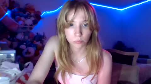 sm0keprincesspeach online show from December 31, 1:04 am