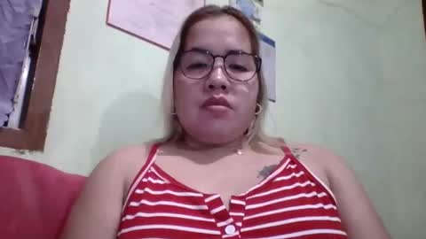 Snapshot of small_boobs59 chatting on September 24, 2:35 pm Lovewella online show from September 24, 2:35 pm