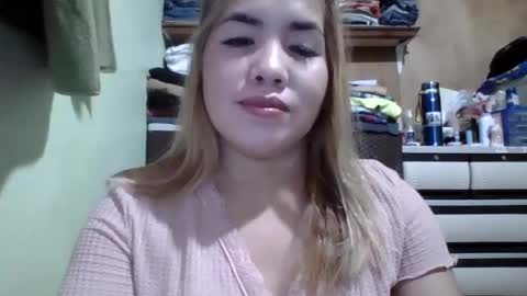 Snapshot of small_boobs59 chatting on February 16, 9:48 am Lovewella online show from February 16, 9:48 am