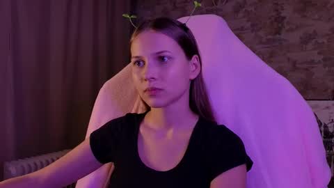 Emma online show from February 20, 9:06 pm