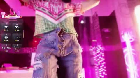 Small Hot19 online show from February 3, 10:19 am