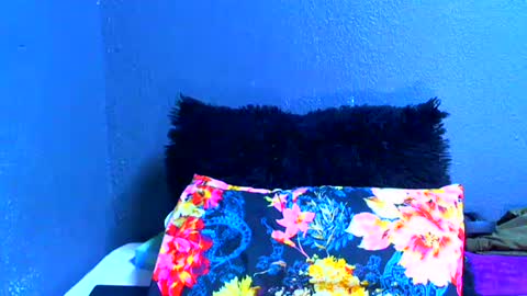 smallboobsxx online show from July 17, 12:29 pm