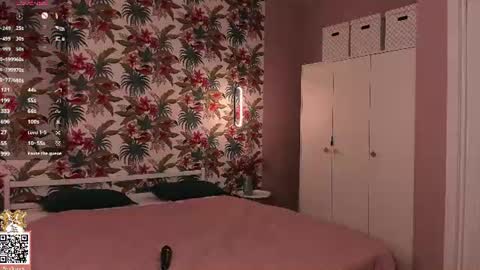 Elizabeth online show from August 5, 1:24 am