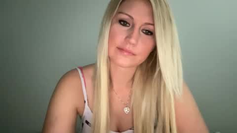 smexxii93 online show from December 9, 5:30 pm